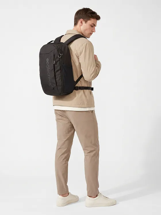 Eagle Creek Tour Lite 28 L -matkareppu, 50 cm:n kannettavan tietokoneen lokero