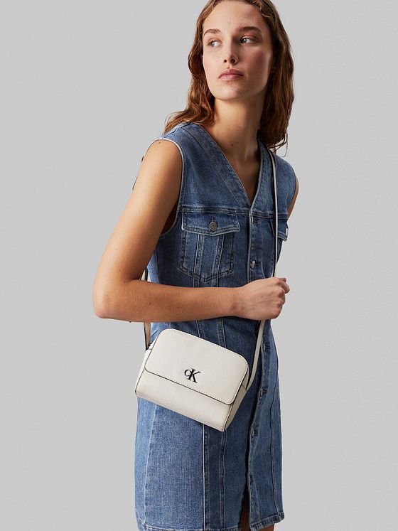 Calvin Klein Jeans Minimal Monogram Mini Bag skuldertaske 18 cm Calvin Klein Jeans Minimal Monogram Mini Bag skuldertaske 18 cm