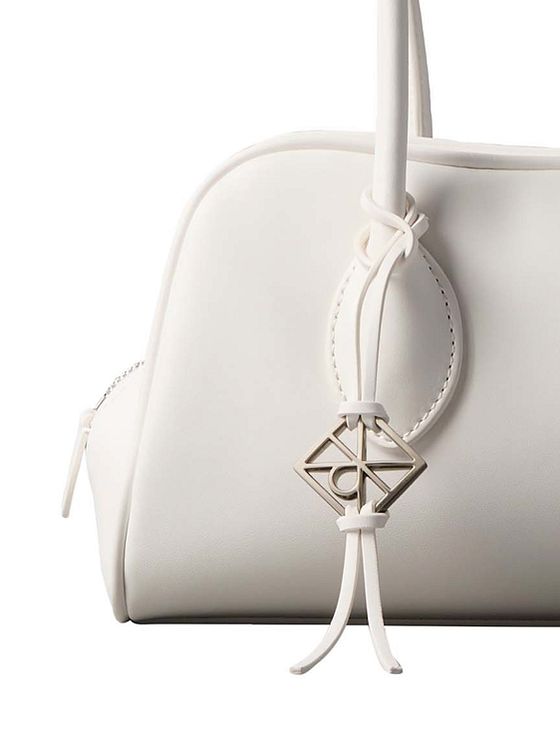 Calvin Klein Embossed Skuldertaske 30 cm