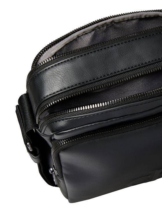 Calvin Klein CK Bold Skuldertaske 22 cm