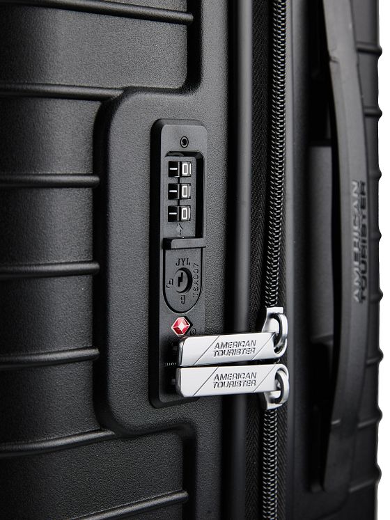 American Tourister Roadrush 4-hjulig Resväskset 3-delad med expansionsveck American Tourister Roadrush 4-hjulig Resväskset 3-delad med expansionsveck