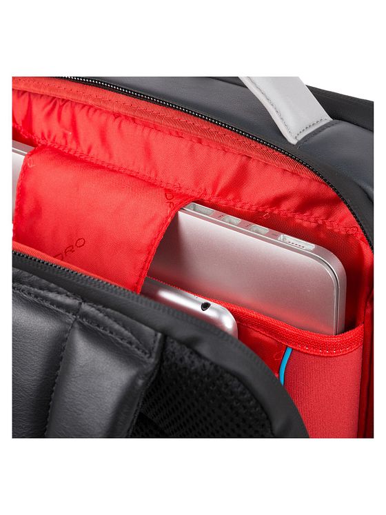 Piquadro Městský batoh kožený 41 cm přihrádka na notebook