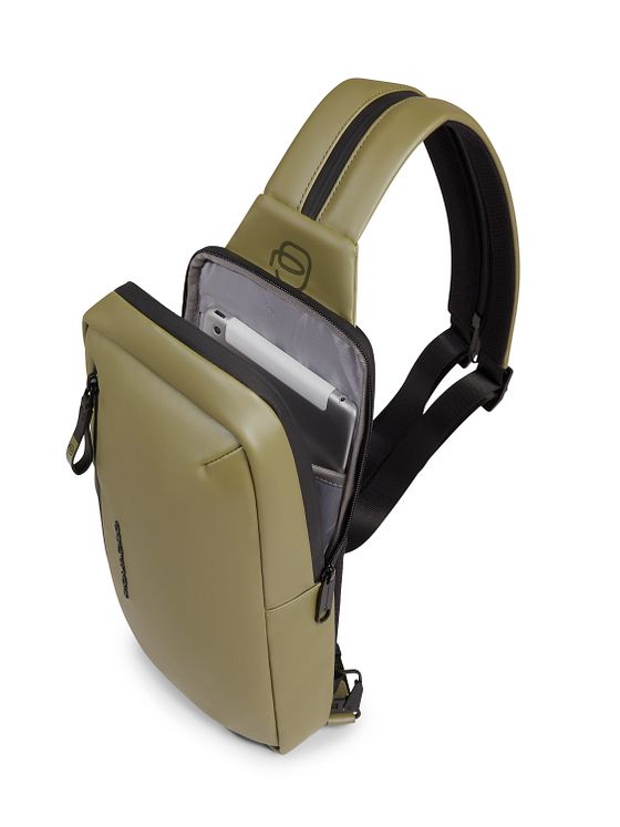 Piquadro C20W Taška přes rameno RFID 32 cm