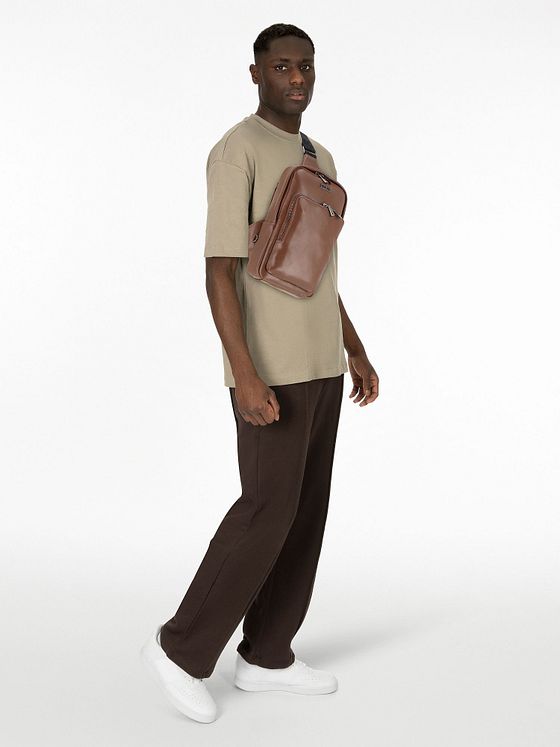 Guess Boston Skuldertaske 19 cm Guess Boston Skuldertaske 19 cm