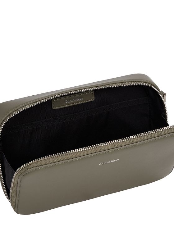 Calvin Klein CK Sleek Skuldertaske 23 cm Calvin Klein CK Sleek Skuldertaske 23 cm