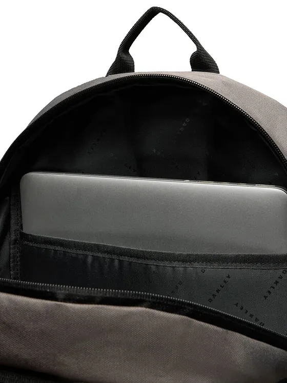 Oakley Spark Traverse Arkireppu 45 cm Kannettavan tietokoneen taskun syvyys Oakley Spark Traverse Arkireppu 45 cm Kannettavan tietokoneen taskun syvyys