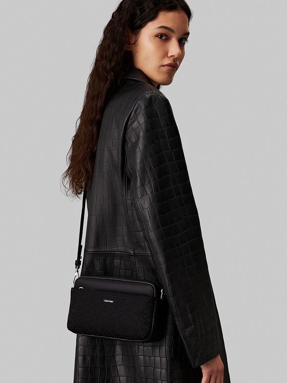 Calvin Klein CK Must Skuldertaske 21.5 cm