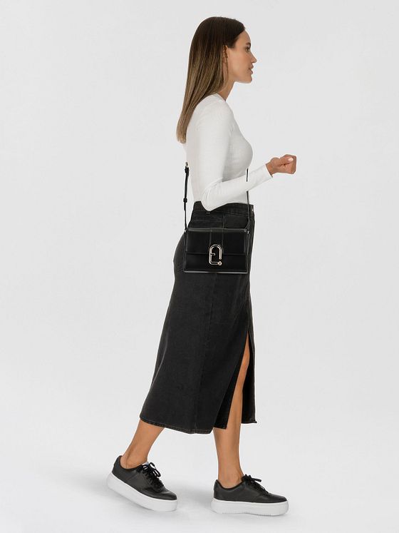 Furla Urban Skuldertaske S Læder 22.5 cm Furla Urban Skuldertaske S Læder 22.5 cm