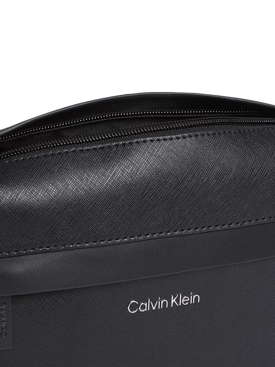 Calvin Klein CK Must Skuldertaske 20.5 cm Calvin Klein CK Must Skuldertaske 20.5 cm