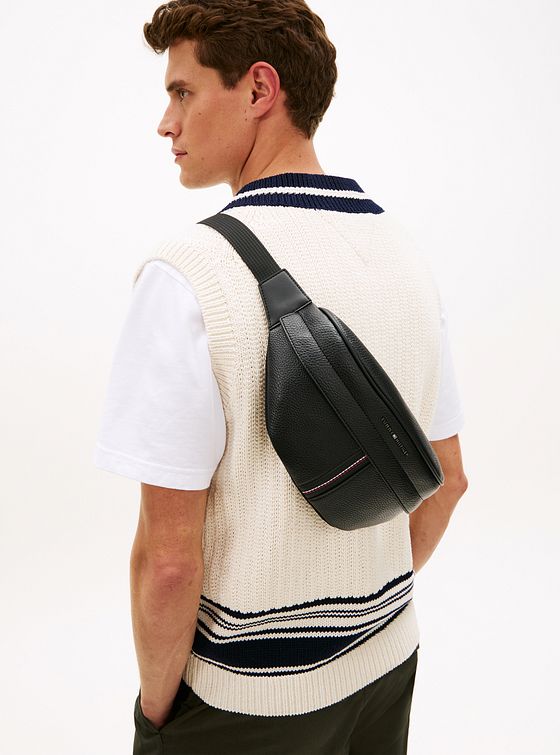 Tommy Hilfiger TH Central Bæltetaske 40 cm