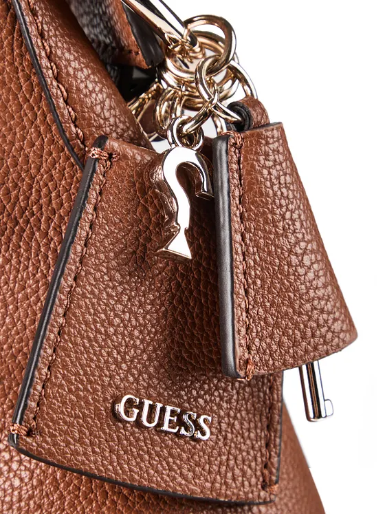 Guess Suzy Skuldertaske 42 cm Guess Suzy Skuldertaske 42 cm