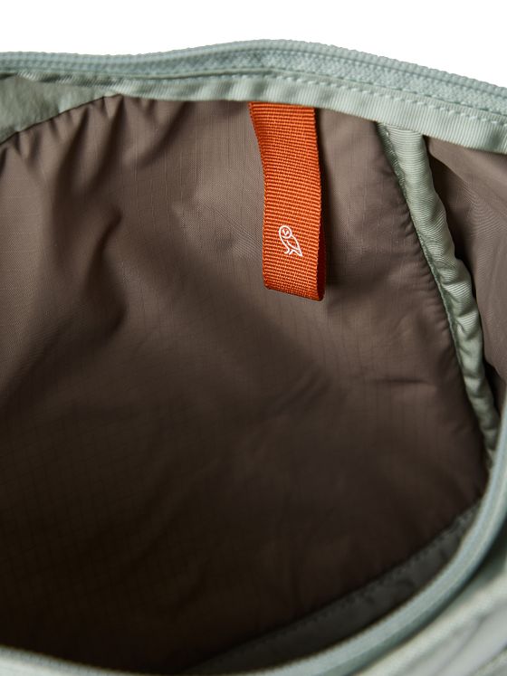 Bellroy Cinch Crossbody taske 29 cm Bellroy Cinch Crossbody taske 29 cm