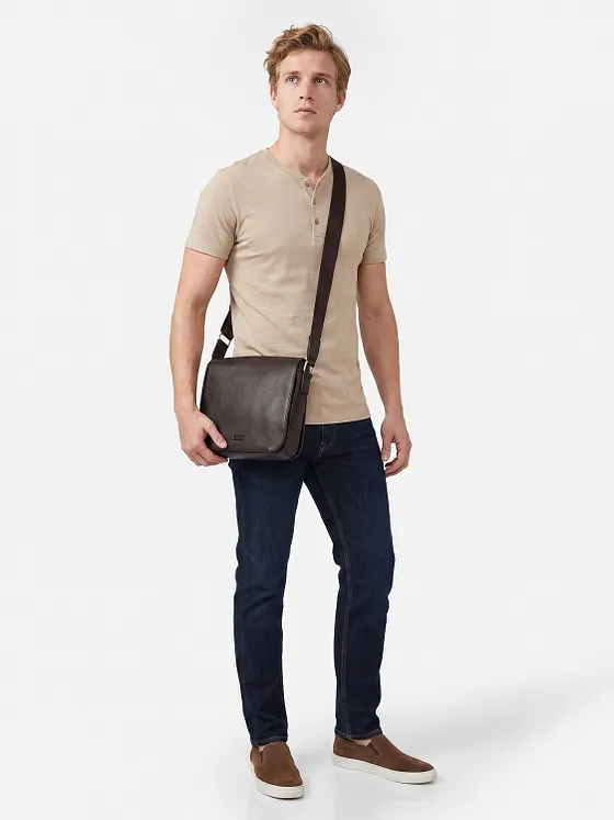Jost Lysa Crossbody-laukku Nahka 24 cm Jost Lysa Crossbody-laukku Nahka 24 cm