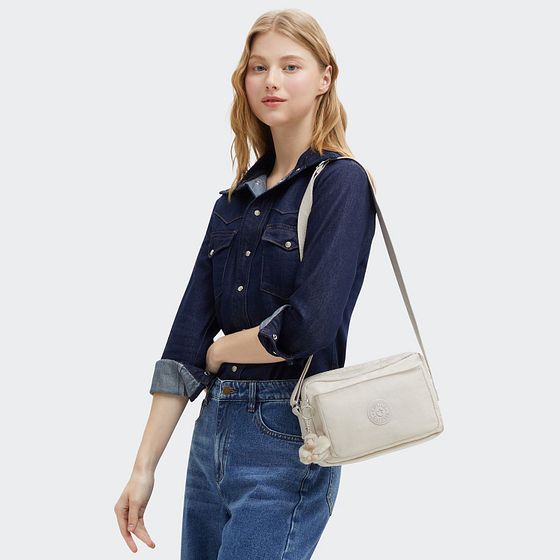 Kipling Basic Abanu Skuldertaske M 24 cm Kipling Basic Abanu Skuldertaske M 24 cm