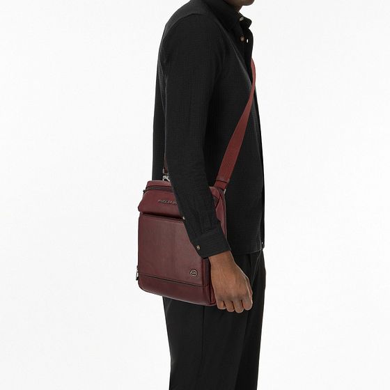 Piquadro Philip Skuldertaske Læder 27 cm