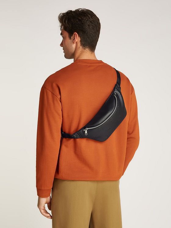 Calvin Klein Jeans Aop Bæltetaske 38 cm Calvin Klein Jeans Aop Bæltetaske 38 cm