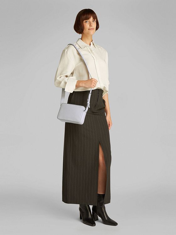 Calvin Klein Embossed Skuldertaske 22.5 cm