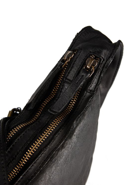 Harold's Submarine Skuldertaske M Læder 33 cm Harold's Submarine Skuldertaske M Læder 33 cm