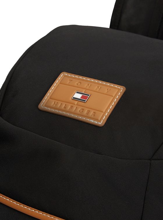 Tommy Hilfiger TH Flag Daypack 44.5 cm Laptoprum