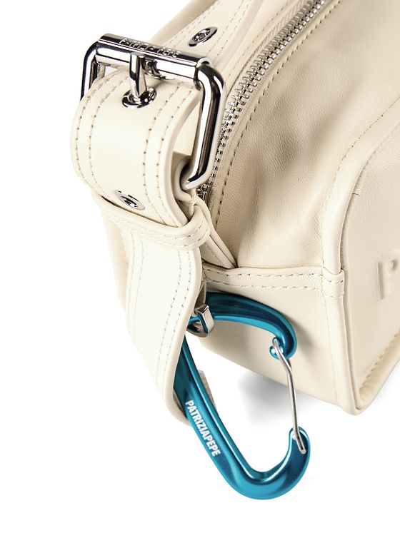 Patrizia Pepe (Im)Perfection Skuldertaske Læder 20 cm Patrizia Pepe (Im)Perfection Skuldertaske Læder 20 cm