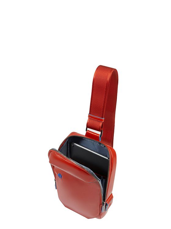 Piquadro Blå firkantet skuldertaske i læder 28 cm Piquadro Blå firkantet skuldertaske i læder 28 cm