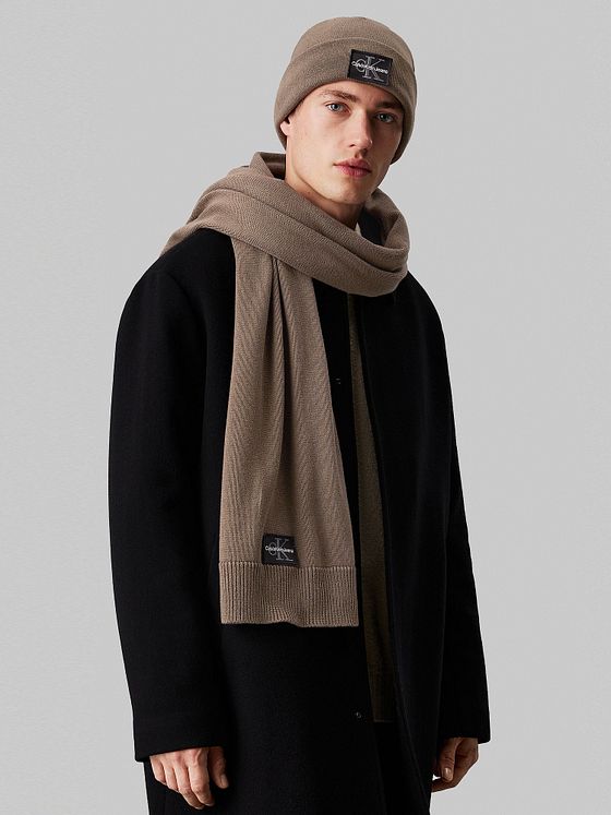 Calvin Klein Jeans Gavepakke hat & tørklæde gavesæt 2 stk. Calvin Klein Jeans Gavepakke hat & tørklæde gavesæt 2 stk.
