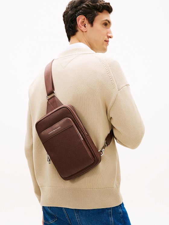 Tommy Hilfiger TH Flag Slingbag i læder 28 cm