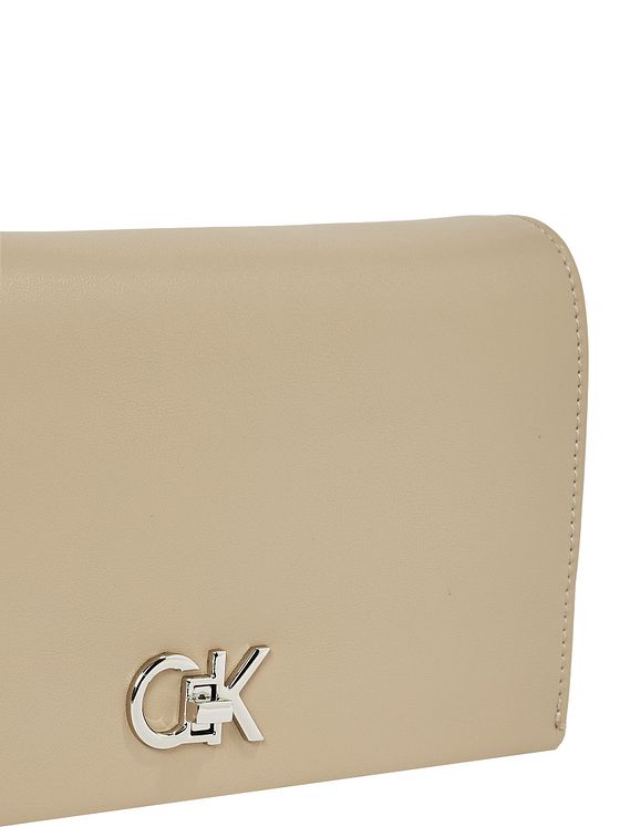 Calvin Klein Re-Lock Skuldertaske 24 cm Calvin Klein Re-Lock Skuldertaske 24 cm