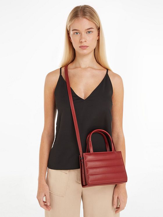 Calvin Klein Line Quilt Håndtaske 19.5 cm Calvin Klein Line Quilt Håndtaske 19.5 cm