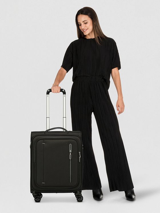 American Tourister Cloudrider 4-hjulig Handbagageväska S 55 cm med expansionsveck American Tourister Cloudrider 4-hjulig Handbagageväska S 55 cm med expansionsveck