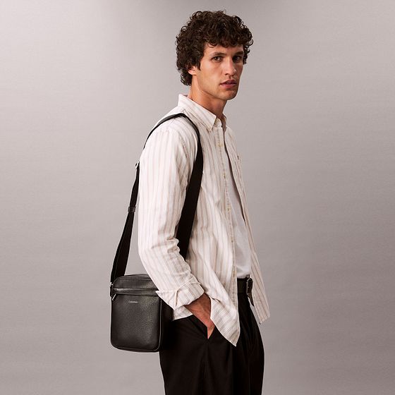 Calvin Klein Raised Skuldertaske 19 cm