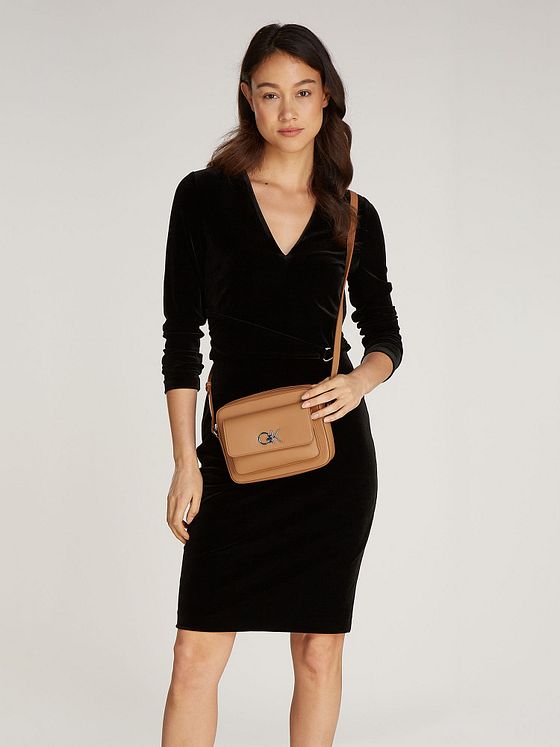 Calvin Klein Re-Lock Skuldertaske 20 cm Calvin Klein Re-Lock Skuldertaske 20 cm