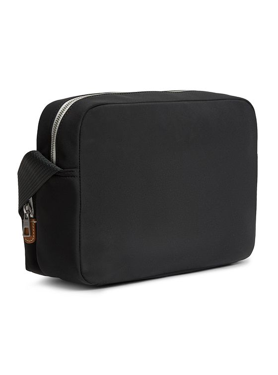 Tommy Hilfiger TH Flag Skuldertaske 29.5 cm Tommy Hilfiger TH Flag Skuldertaske 29.5 cm