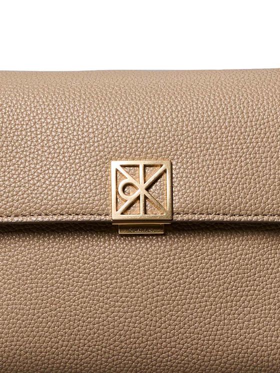 Calvin Klein Hardware Skuldertaske 24 cm