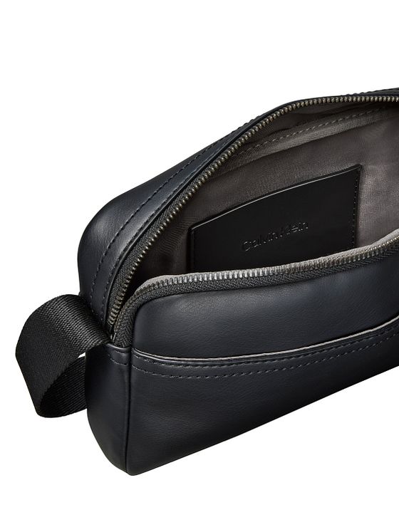 Calvin Klein CK Skuldertaske 22 cm