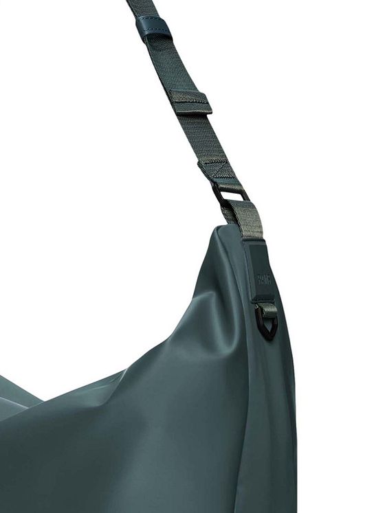 Rains Valera Schultertasche 52 cm Rains Valera Schultertasche 52 cm