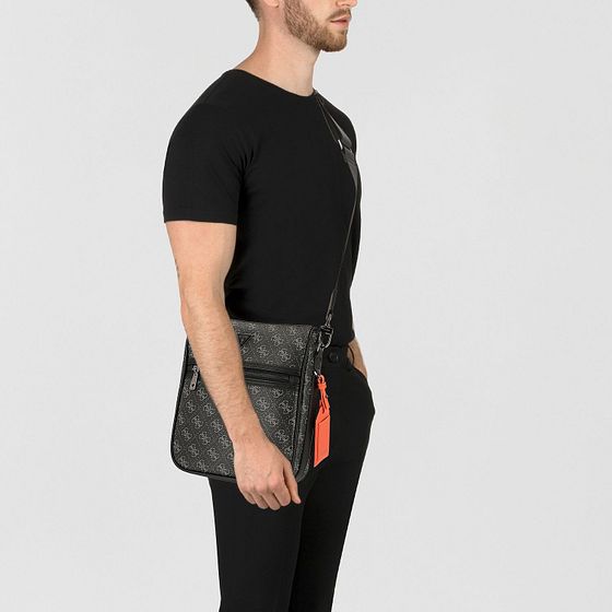 Guess Milano Skuldertaske 22 cm Guess Milano Skuldertaske 22 cm