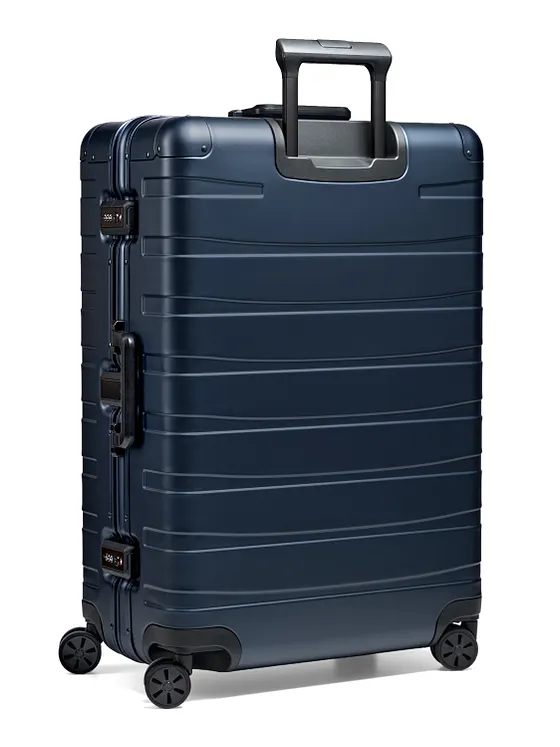 Redolz Pro Alumiini 4-pyöräinen vetolaukku L, alumiini, 77 cm Redolz Pro Alumiini 4-pyöräinen vetolaukku L, alumiini, 77 cm