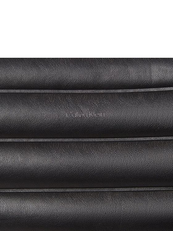 Calvin Klein Line Quilt Skuldertaske 38 cm Calvin Klein Line Quilt Skuldertaske 38 cm