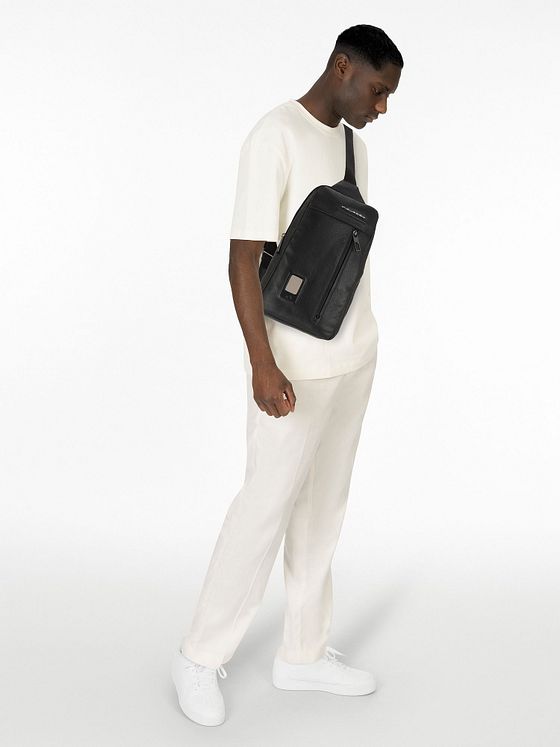 Piquadro Akron skuldertaske 32 cm