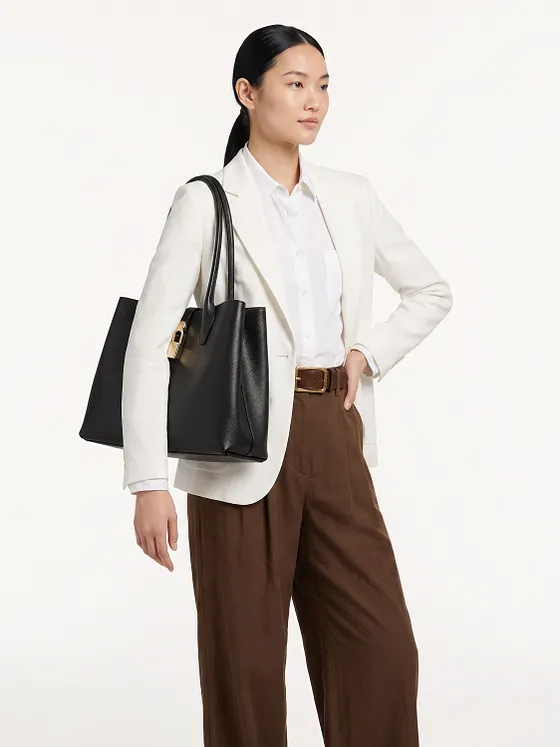 Furla Goccia Shopperit M Nahka 33 cm Furla Goccia Shopperit M Nahka 33 cm