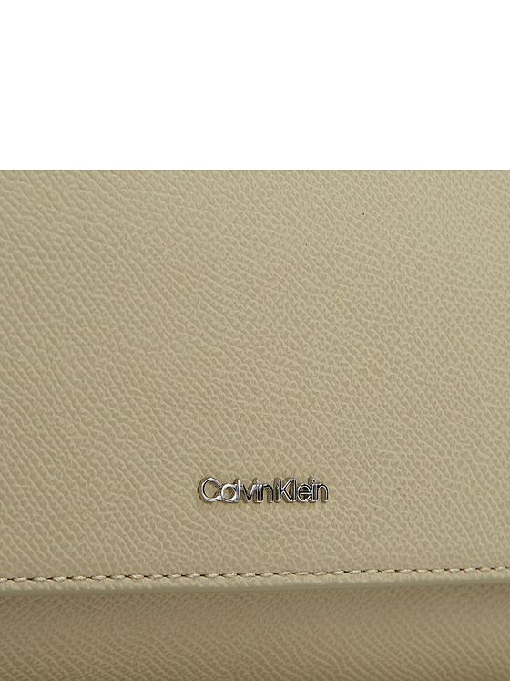 Calvin Klein CK Must Skuldertaske 27 cm