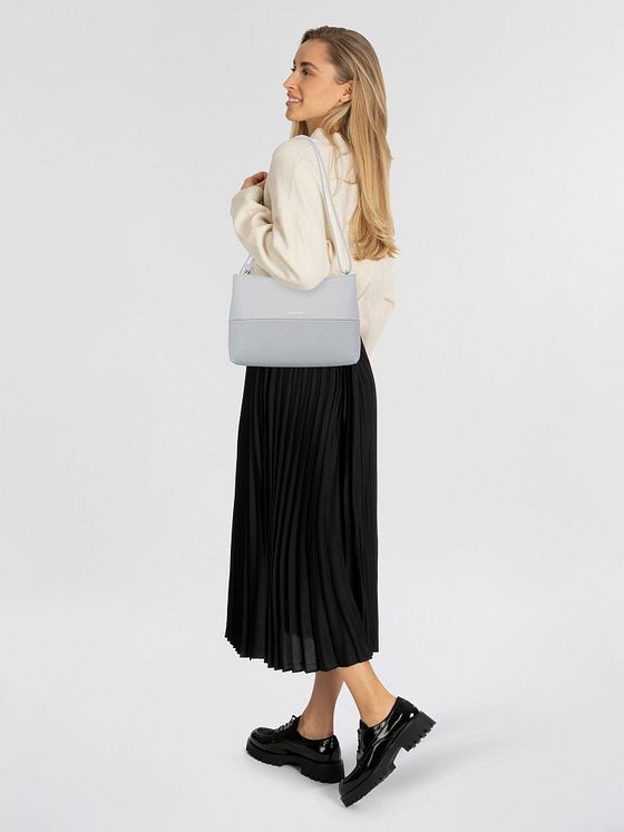 Calvin Klein CK Mixmedia Skuldertaske 23 cm