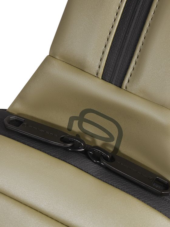 Piquadro C20W Taška přes rameno RFID 32 cm