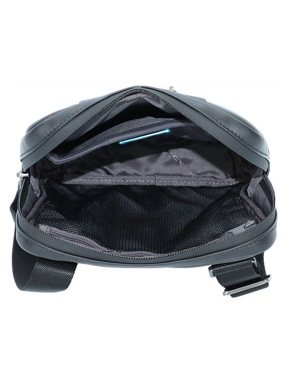 Piquadro Urban skuldertaske i læder 21 cm