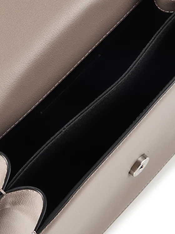 Karl Lagerfeld Signature 2.0 Käsilaukku Nahka 26 cm Karl Lagerfeld Signature 2.0 Käsilaukku Nahka 26 cm