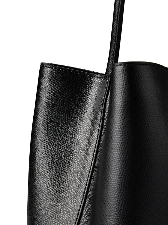 Furla Goccia Shopperit M Nahka 33 cm Furla Goccia Shopperit M Nahka 33 cm