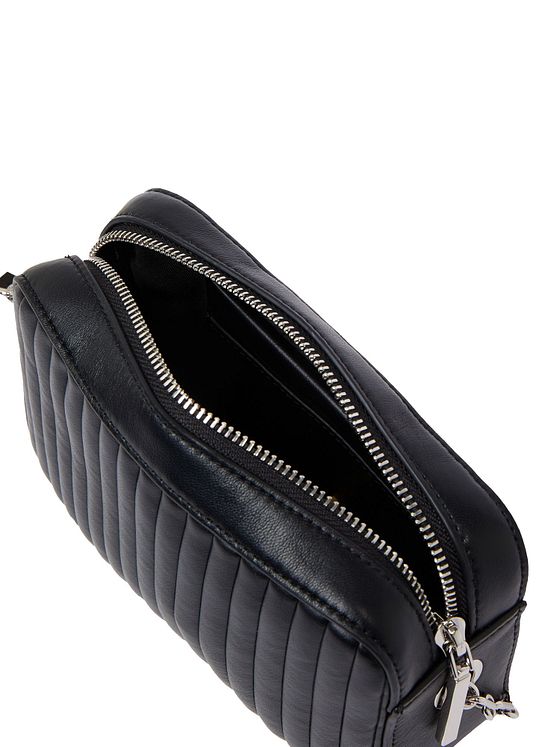 Calvin Klein Mini Line Quilt Skuldertaske 19.5 cm Calvin Klein Mini Line Quilt Skuldertaske 19.5 cm