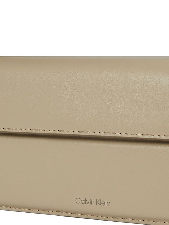 Calvin Klein Jeans Belted Skuldertaske 24 cm