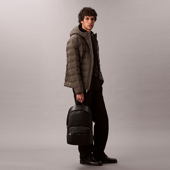 Calvin Klein Raised Batoh 45 cm Kapsa na notebook